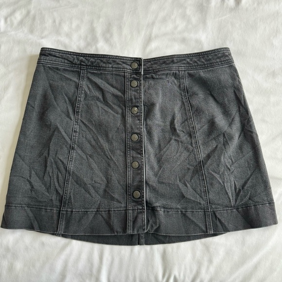 Madewell Button Front Mini Skirt - Picture 2 of 7